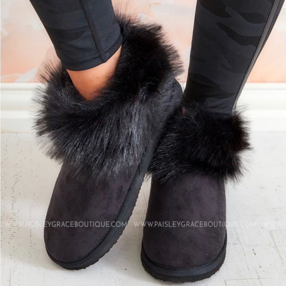 Women’s Very G black fur booties. Size 6.5. Brand new w/o box. Never worn